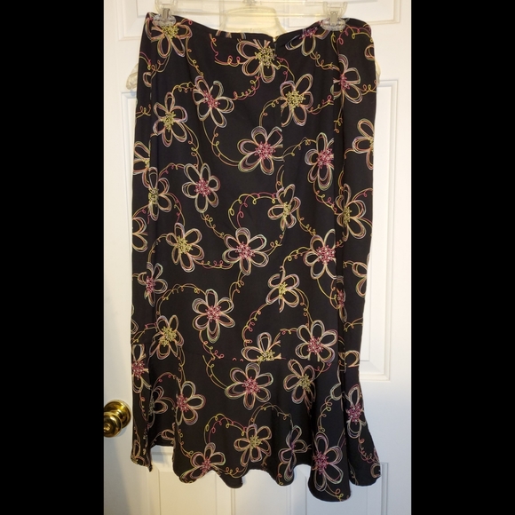 Sag Harbor Dresses & Skirts - 18 Sag Harbor size black floral skirt vintage